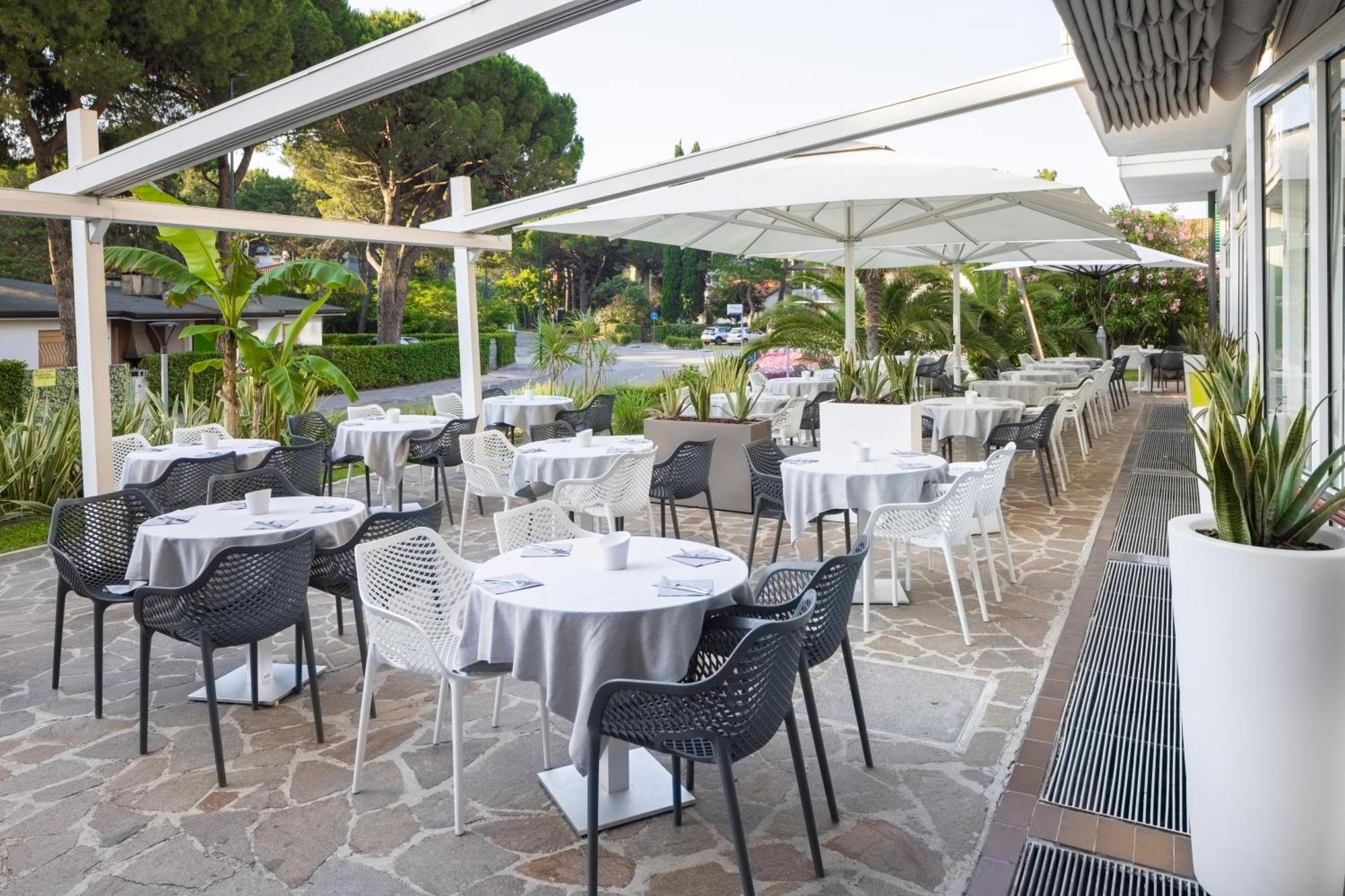 Hotel Delle Nazioni Lignano Sabbiadoro Buitenkant foto