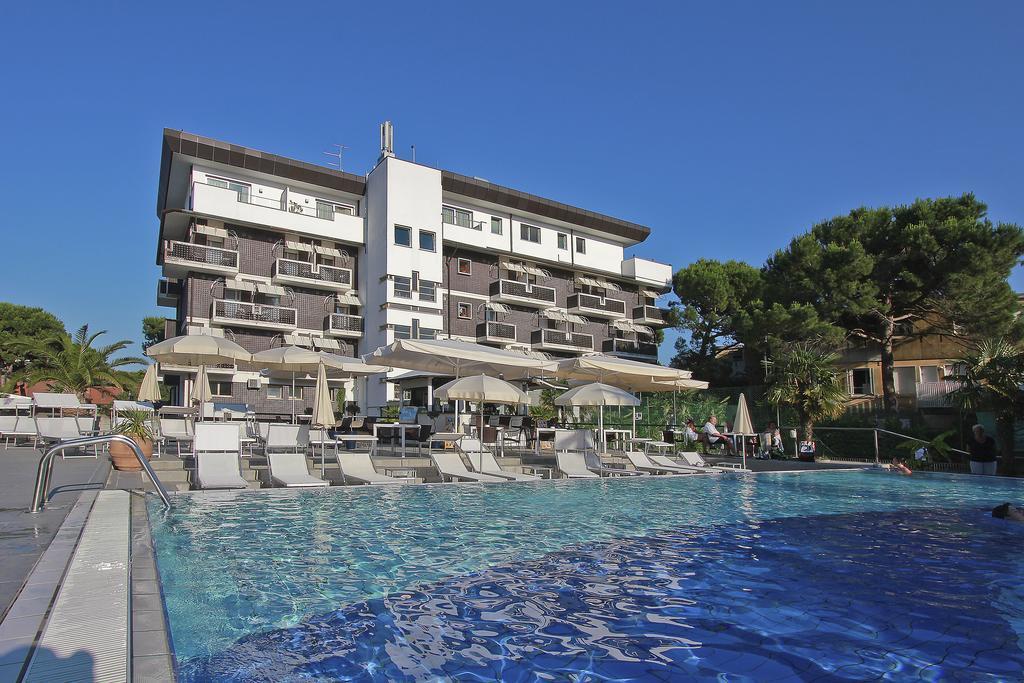 Hotel Delle Nazioni Lignano Sabbiadoro Buitenkant foto